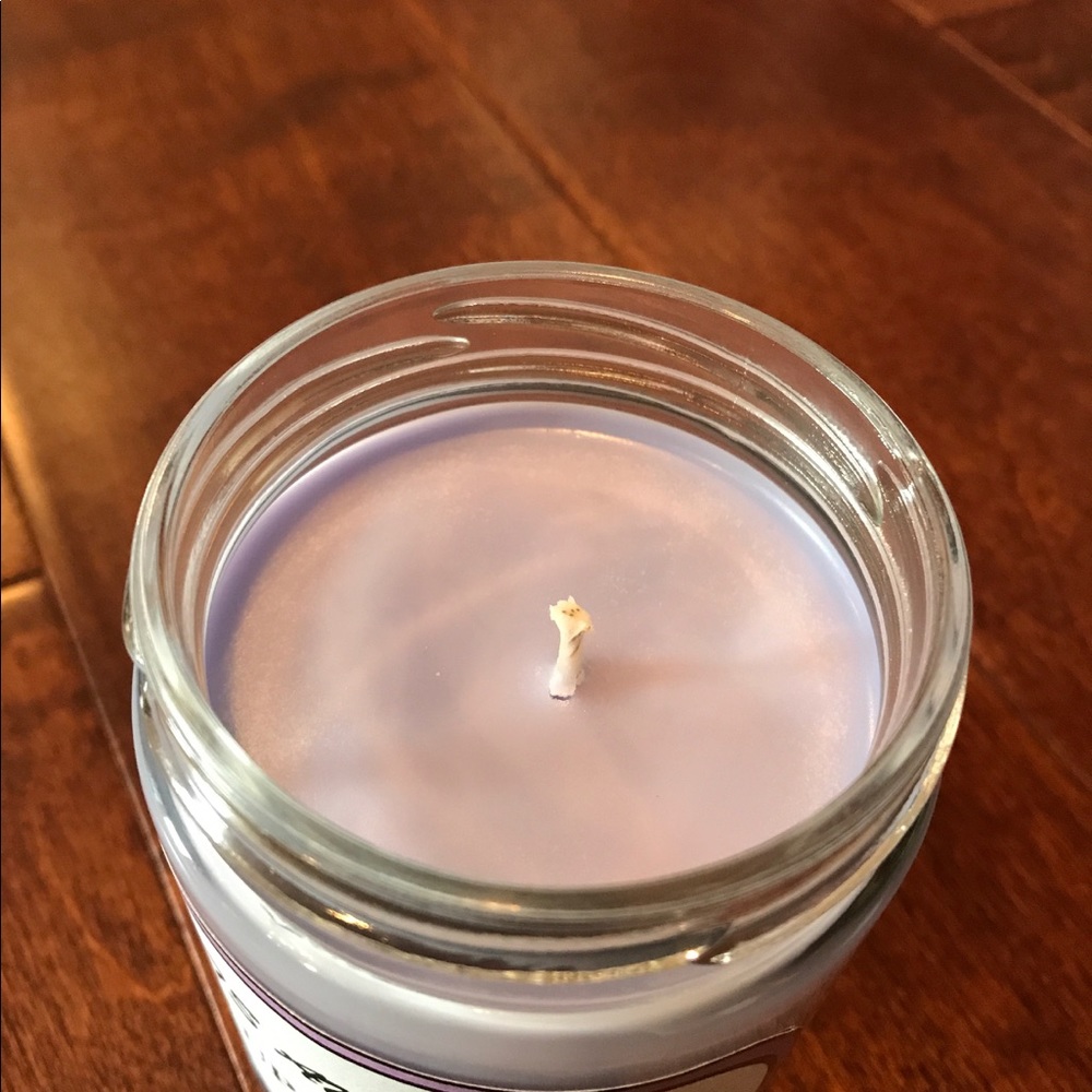 1 6 OZ 100% Soy Lavender Candle - Picture 2 of 2